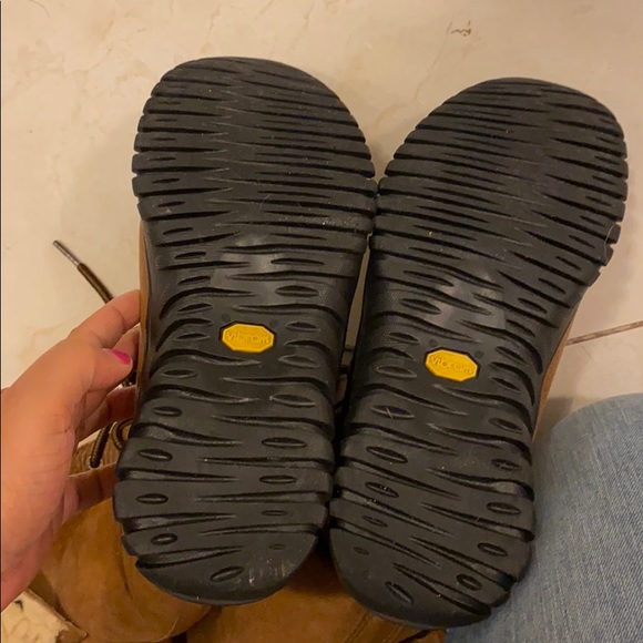 Ugg Adirondack tall size 7 please read description - Picture 6 of 6